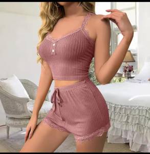 Ensemble Nuit Douce – Pyjama Court Chic & Confort